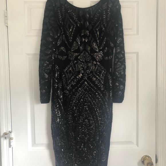 Dresses & Skirts - Black sequin dress - Semiformal